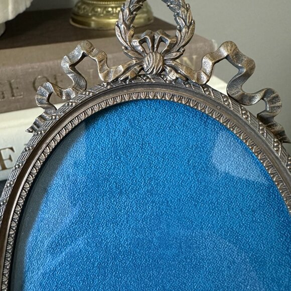 Antique (19th Century) French Bronze Oval Frame - Picture 7 of 9